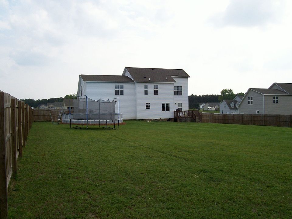 Large Fenced in Yard