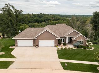 5516 River Pkwy NE, Cedar Rapids, IA 52411