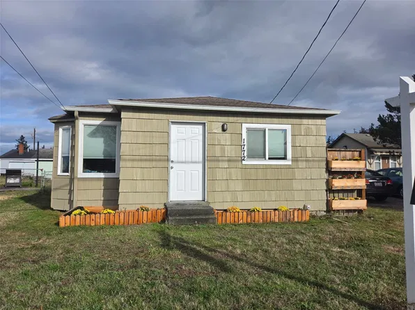 1772 E Whidbey Avenue, Oak Harbor, WA 98277