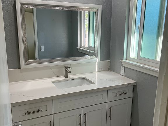 5th image of 9087 Quincy Ave #2