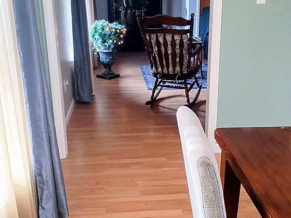 4th image of 212 Hartwell Dr