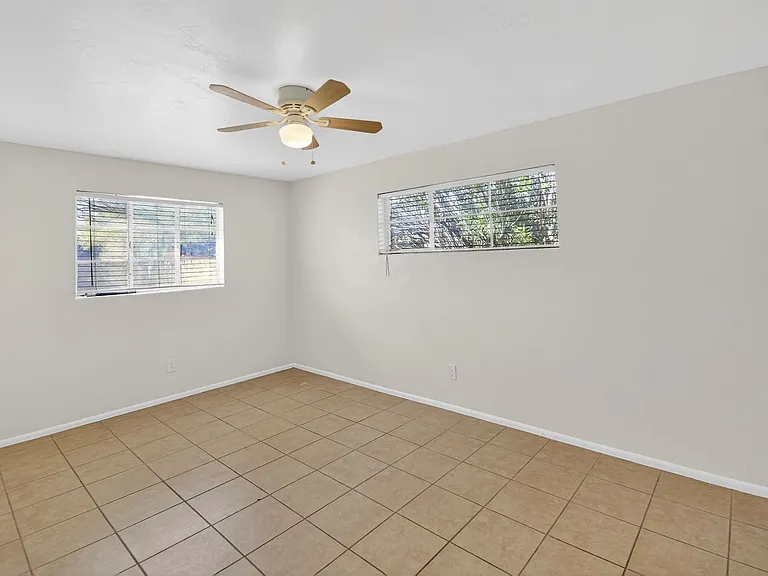 2272 E. Blacklidge Dr. — Photo 21