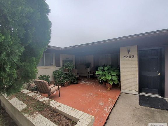 4th image of 2202 E Adams Ave
