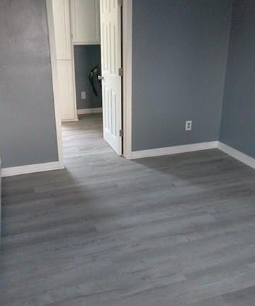 2nd image of 952 E 5th St