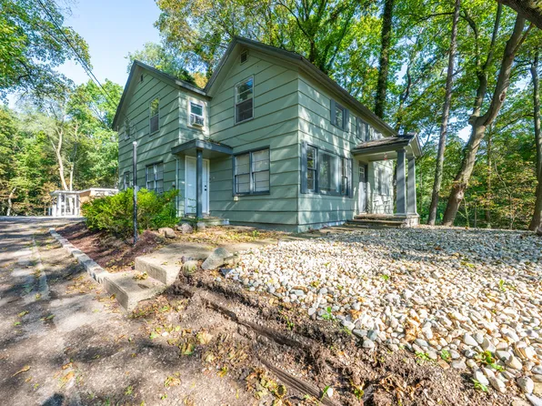 1298 Colfax Ave, Benton Harbor, MI 49022