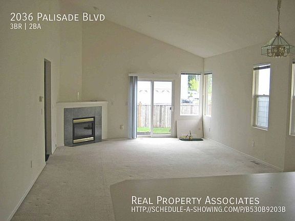 3rd image of 2036 Palisade Blvd