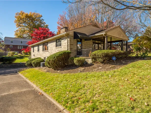 1751 Helen Dr, Pittsburgh, PA 15216