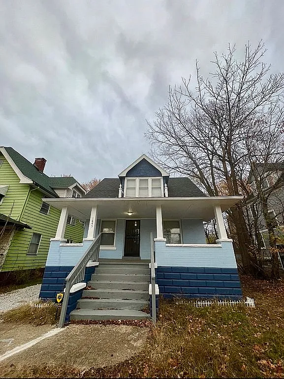 1845 Hastings Ave photo 1