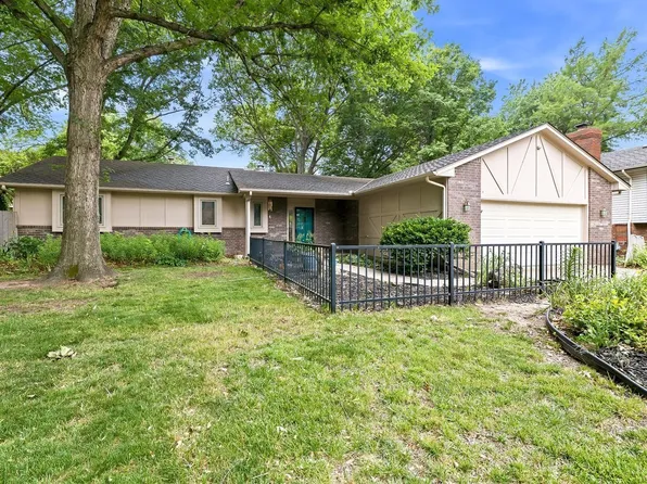 1108 E James St, Derby, KS 67037
