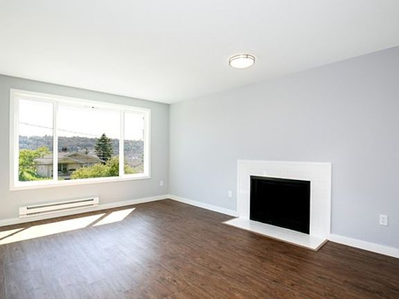 5th image of 1713 Dexter Ave N APT 202