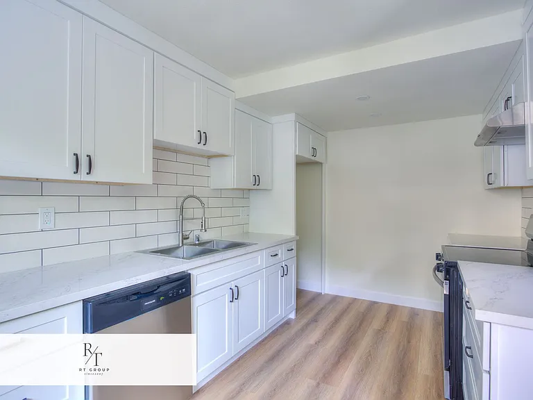 1032 S Golden West Ave #B — Photo 5