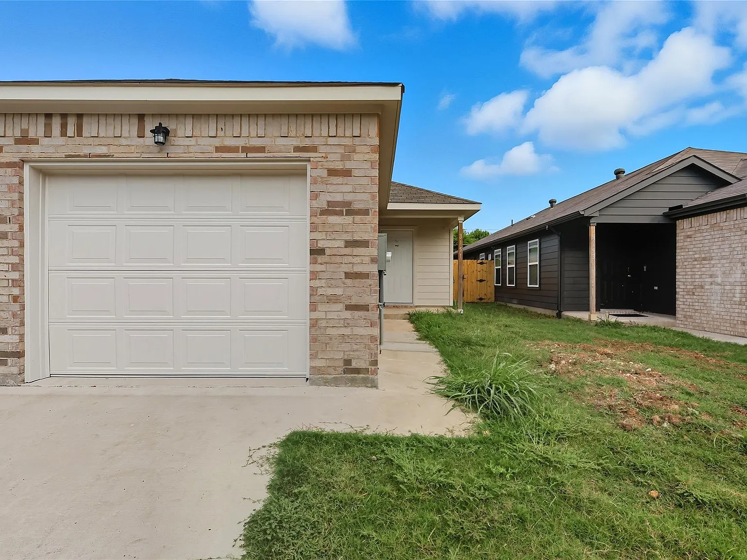 3 bed, 1380 sqft, $2,000 — Photo 1