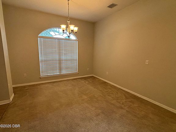 4th image of 35 Rae Dr