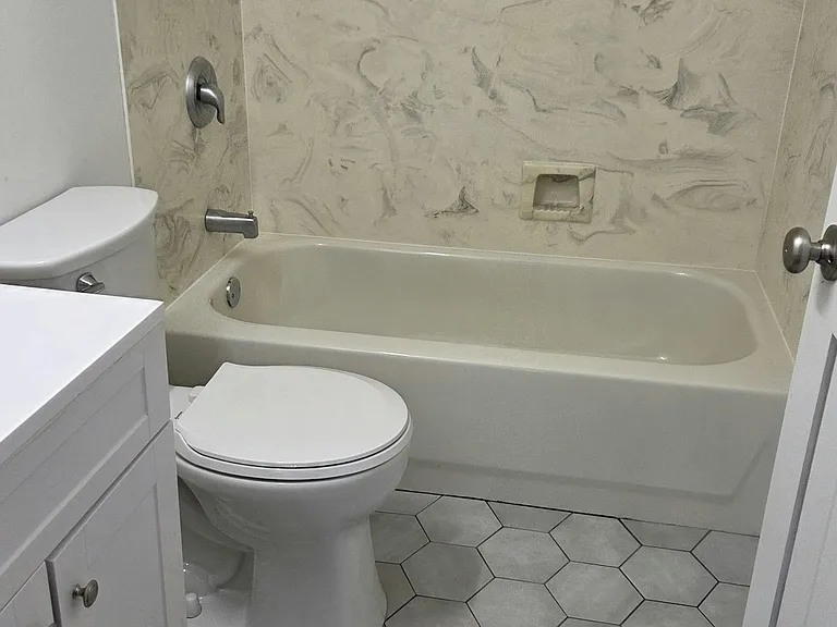 506 W Catalpa St — Photo 11