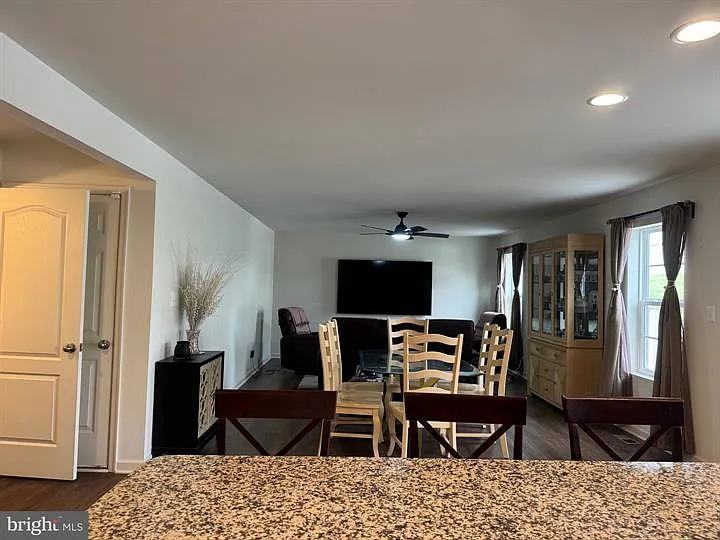 257 Stager Ave — Photo 8