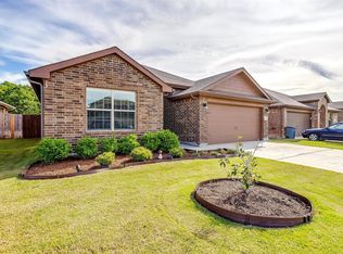 1248 Edgewater Dr, Azle, TX 76020