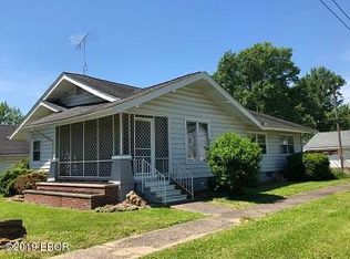 201 S 8th St, Herrin, IL 62948