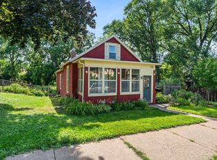 1216 Danforth St, Saint Paul, MN 55117