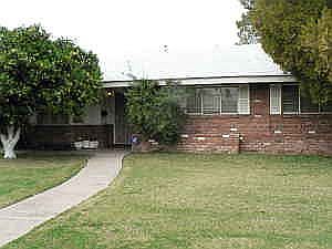 1st image of 4742 E Clarendon Ave