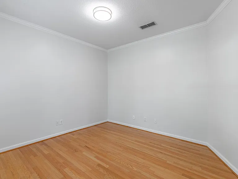 2105 Regency Ct — Photo 13