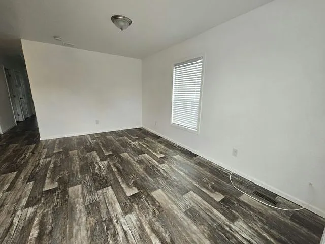 2 bed, 2.0 bath, 880 sqft, $1,675 — Photo 2