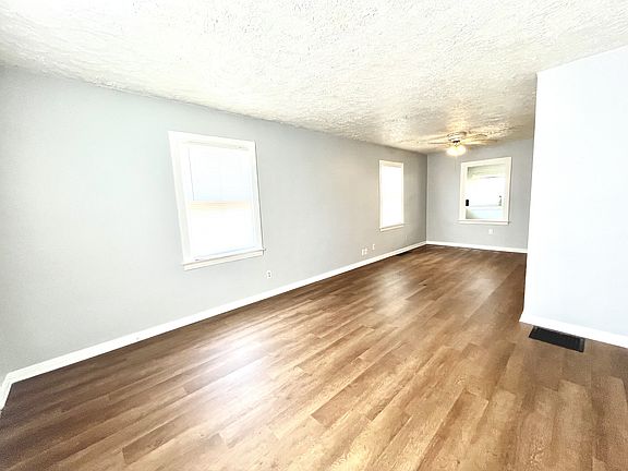 2nd image of 408 E Parkland Ave