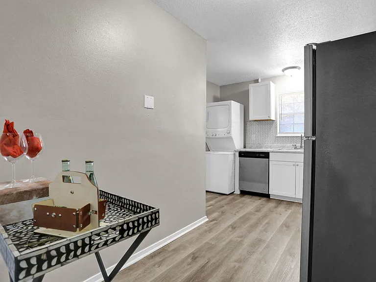 Rhodes Townhomes — Photo 10