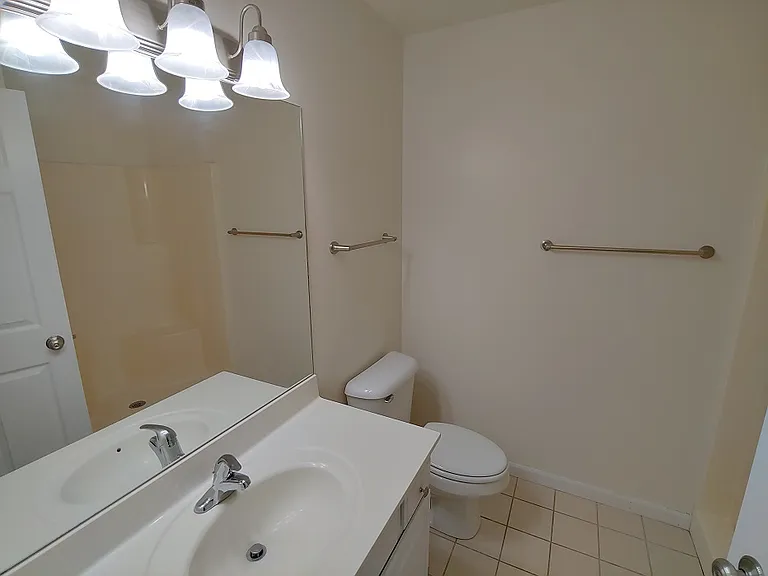 Spacious Units- Delavan — Photo 18
