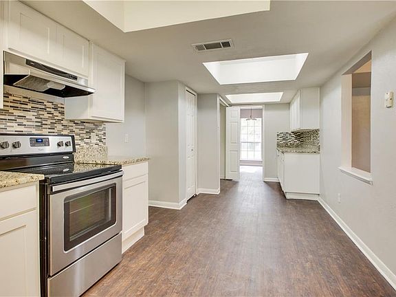 2nd image of 2933 Clover Valley Dr