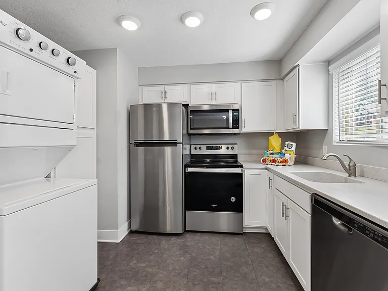 4702 Wakeley St #4 — Photo 3