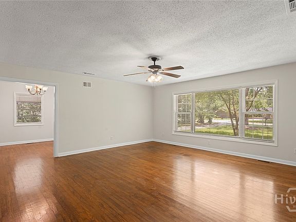 5th image of 103 Holly Drive