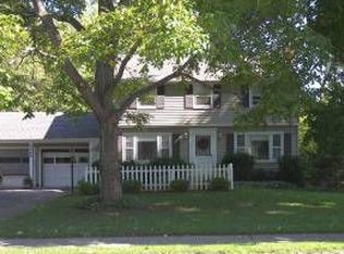 2368 Oakview Dr, Rochester, NY 14617