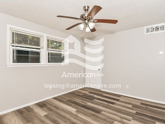 46989_002_living_room_13254016.jpg