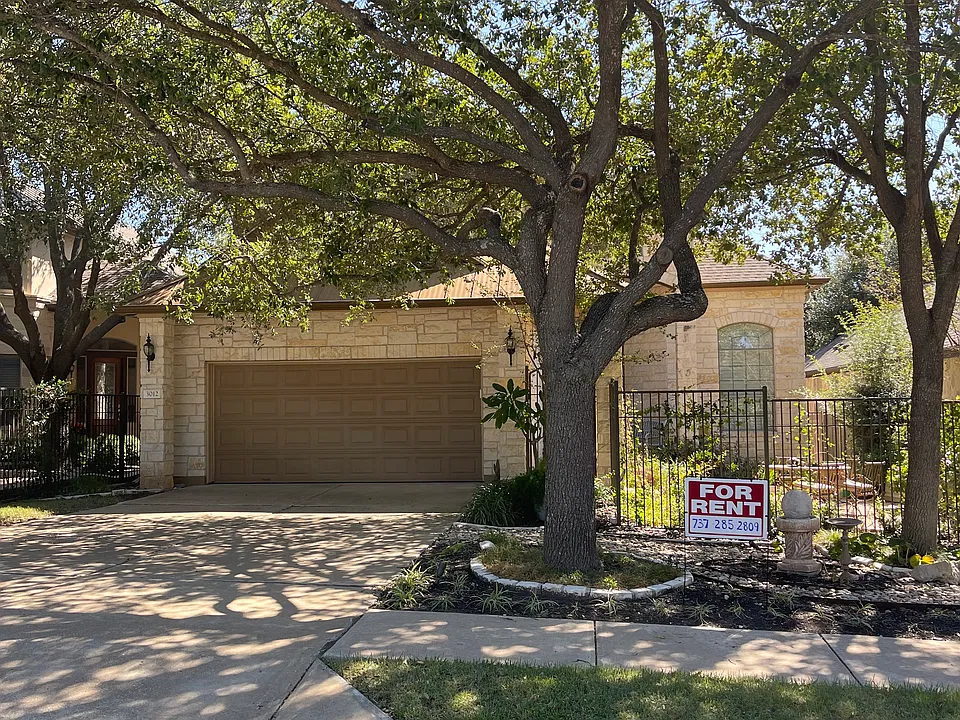 3012 Heathmount Dr