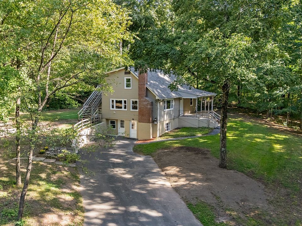 1st image of 40 Porter St