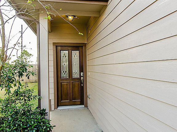 2nd image of 6474 Calgary Woods Ln