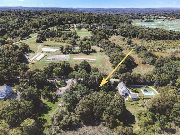4th image of 23 Jeffreys Neck Rd