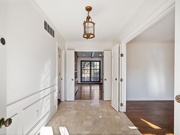 4th image of 5904 Brierglen Ave