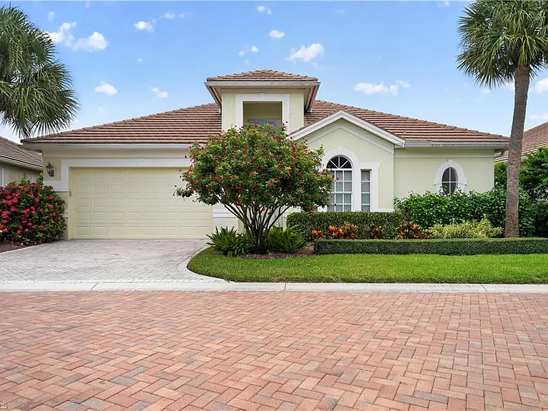 2317 Island Cove Cir — Photo 1