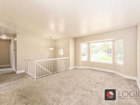4th image of 835 W 2400th St N