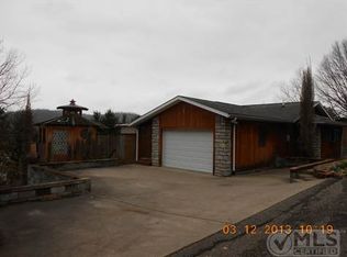720 8th St, New Martinsville, WV 26155
