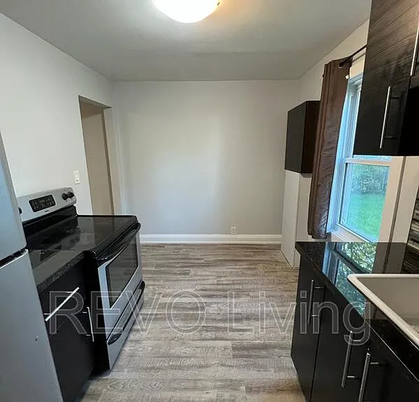 29 Haynes Ave #AVE3 — Photo 2