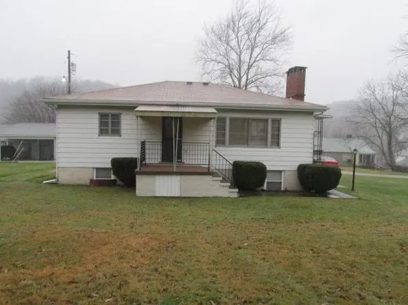 111 Spring St, Dunbar, PA 15431
