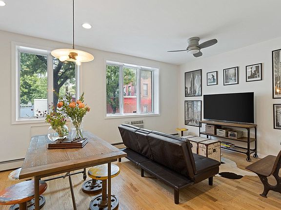 2nd image of 202 W 9th St APT 1A