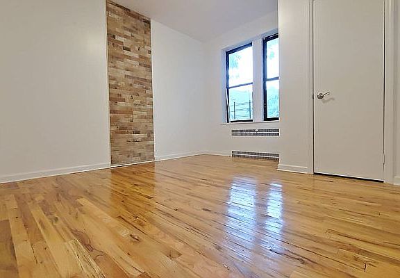 2nd image of 552 Parkside Ave APT B4