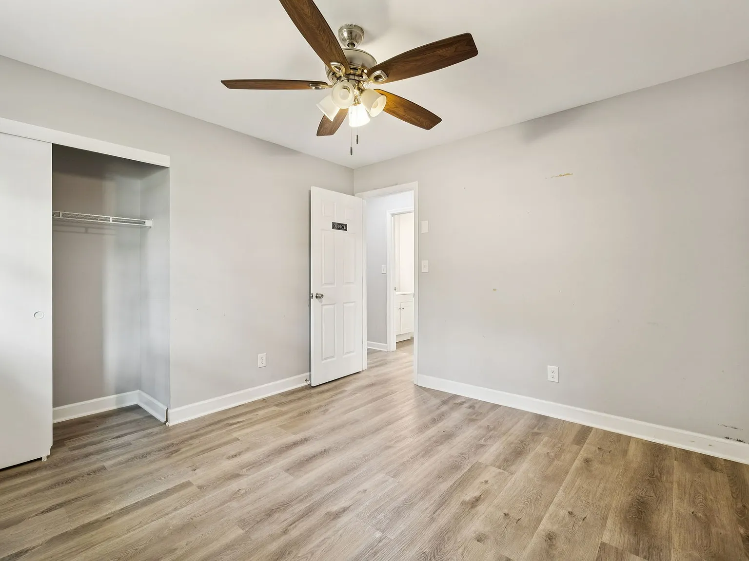 6 bed, 3480 sqft, $3,000 — Photo 4