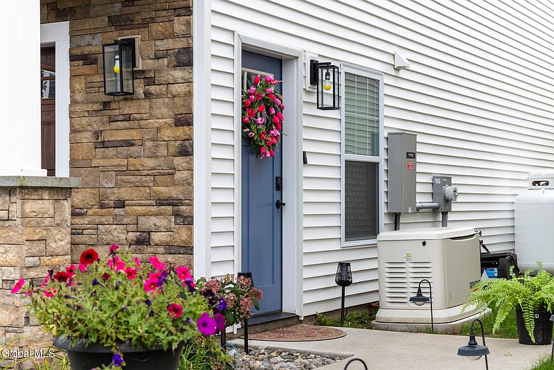 3rd image of 123 Marjorie Lane UNIT 3