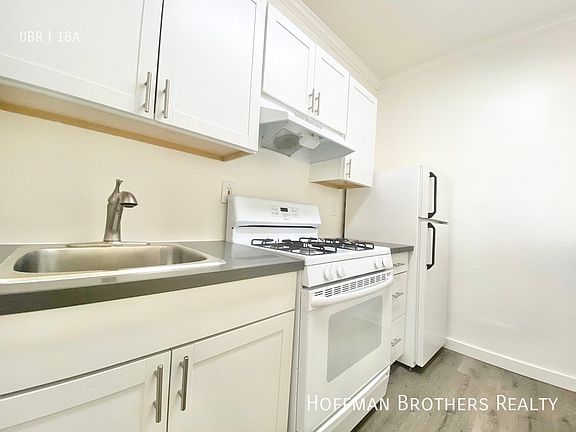 3rd image of 639 S Cochran Ave #205A