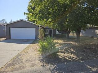 1270 Bradley Dr, Redding, CA 96003