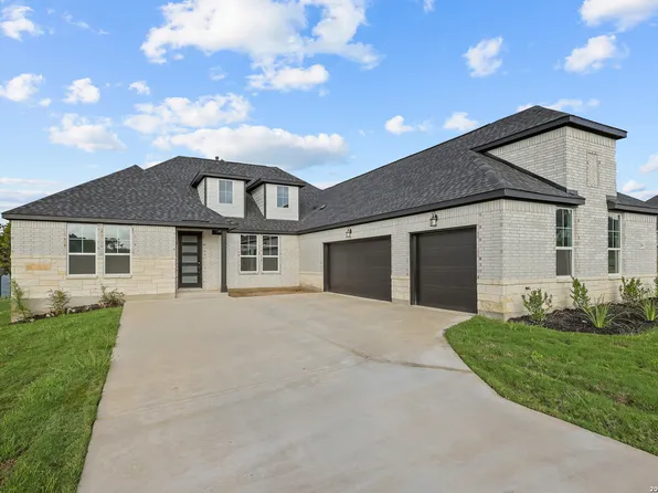 254 Poe Parkway, Castroville, TX 78009